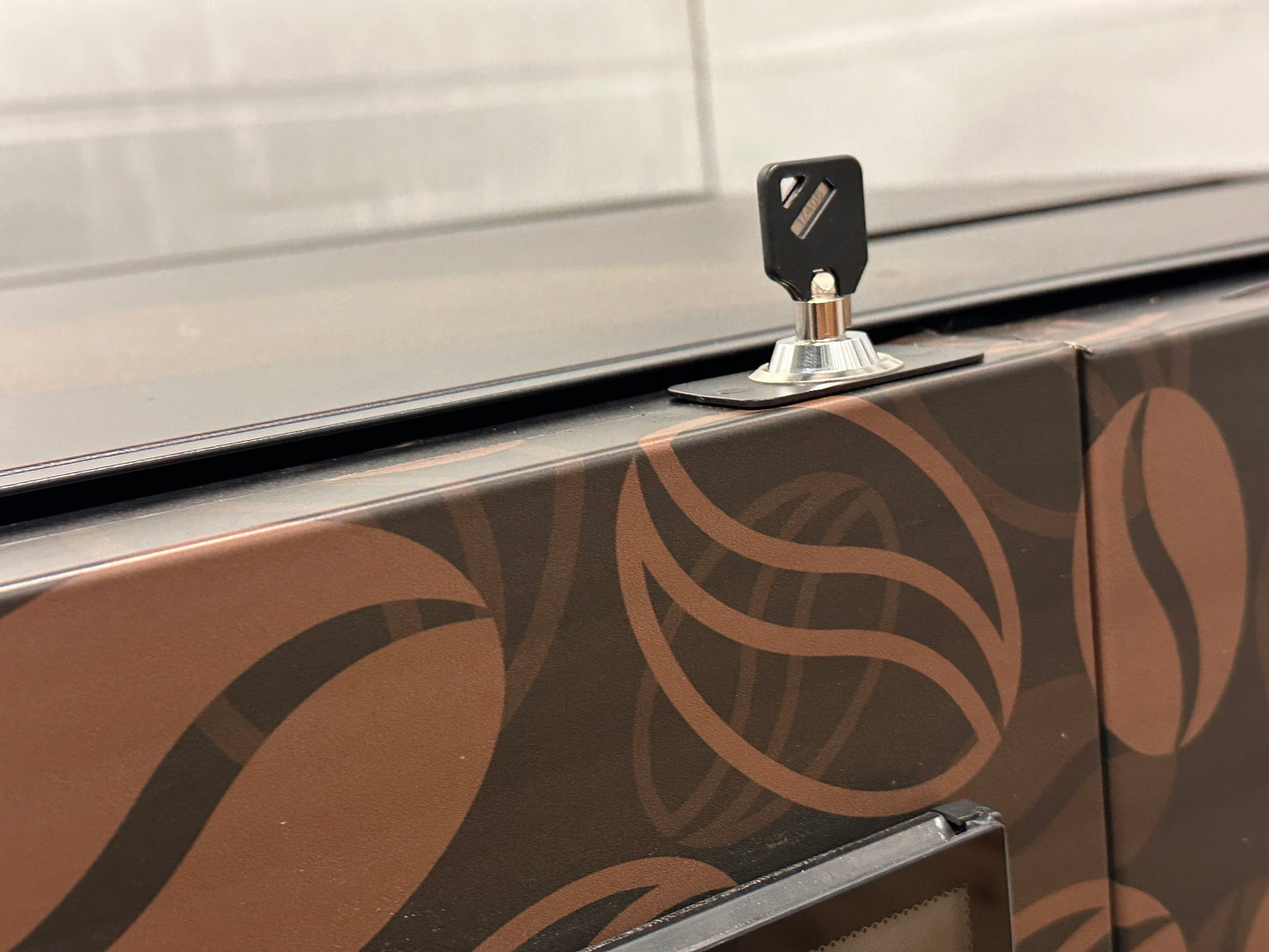 Mach 8.0 - Touch Screen Coffee Vending Machine